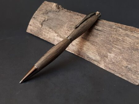 Pen uit 17e eeuws hout donker staal